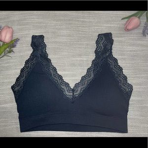 LACE TRIM PADDED BRALETTE